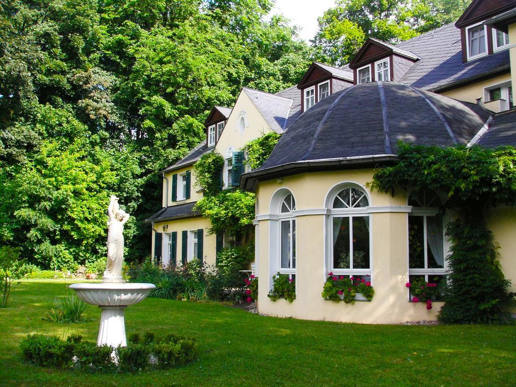 Hotel & Restaurant Bellevue Schmoelln Bagian luar foto