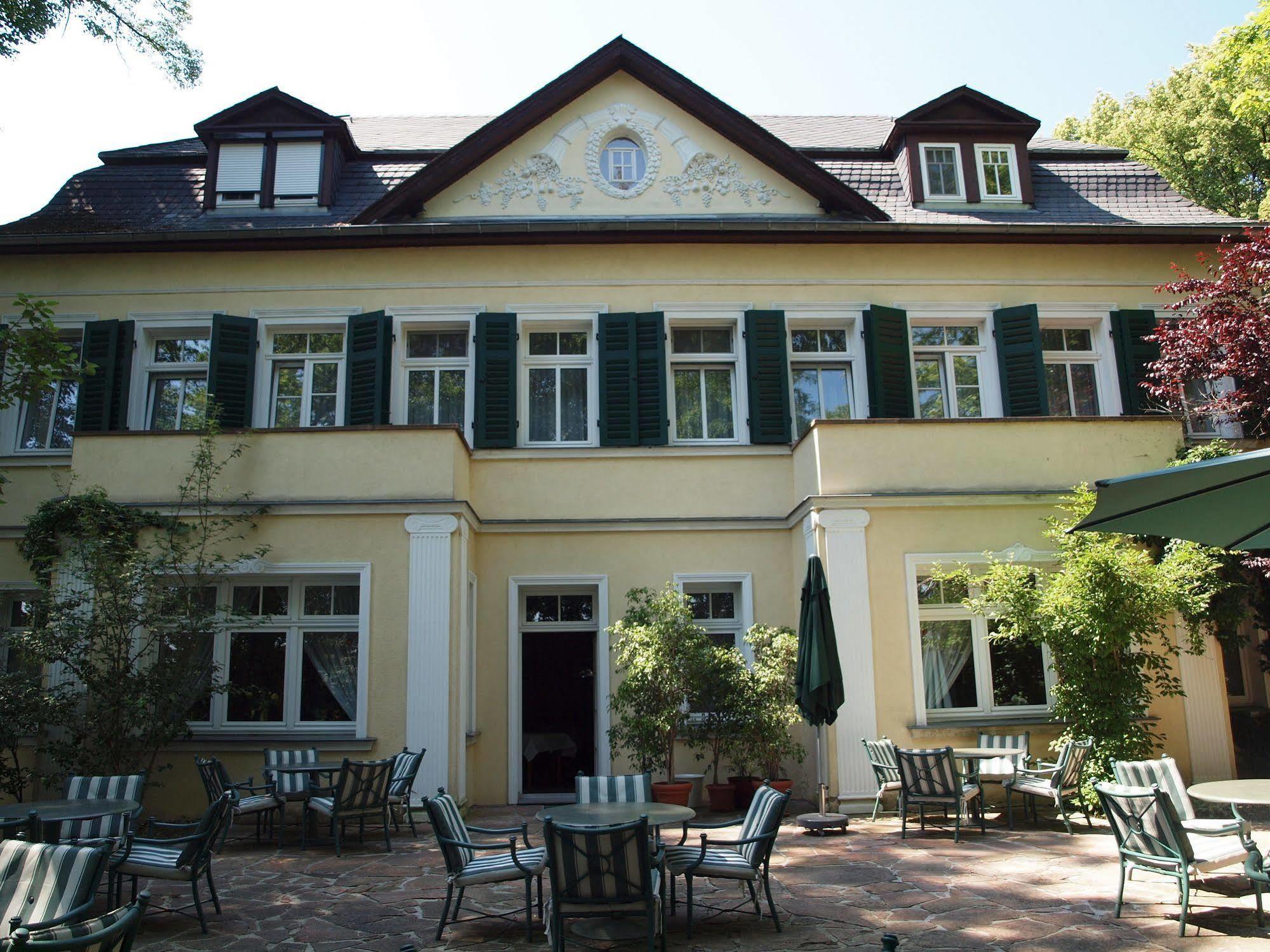 Hotel & Restaurant Bellevue Schmoelln Bagian luar foto