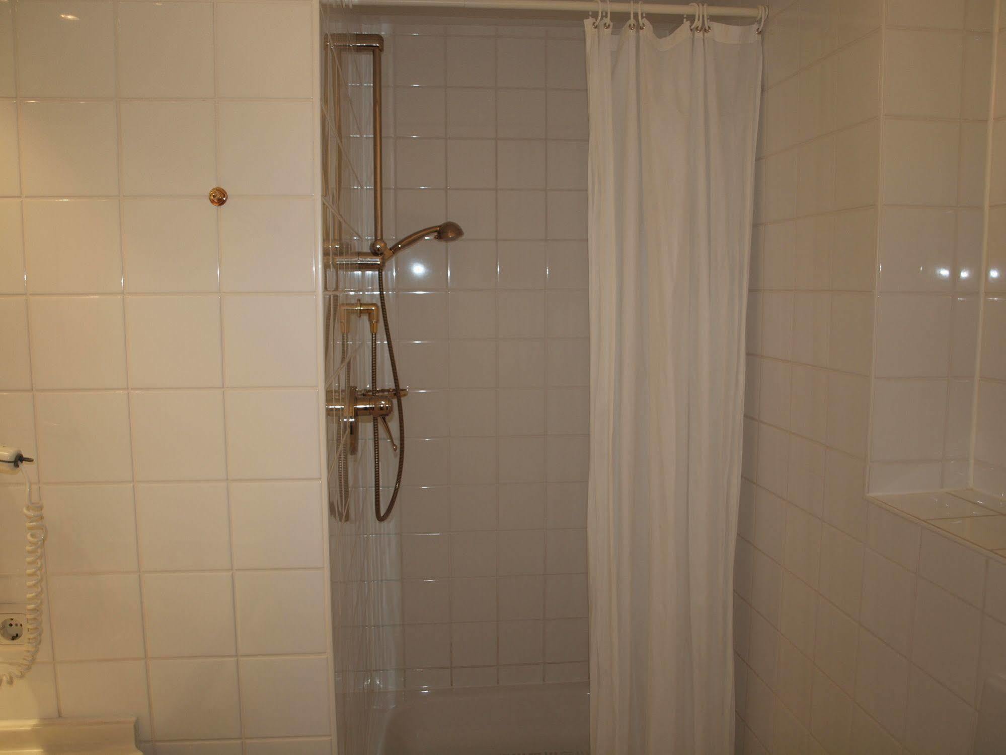 Hotel & Restaurant Bellevue Schmoelln Bagian luar foto