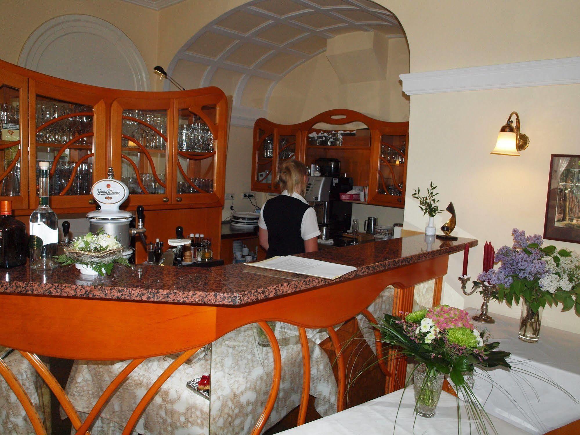 Hotel & Restaurant Bellevue Schmoelln Bagian luar foto
