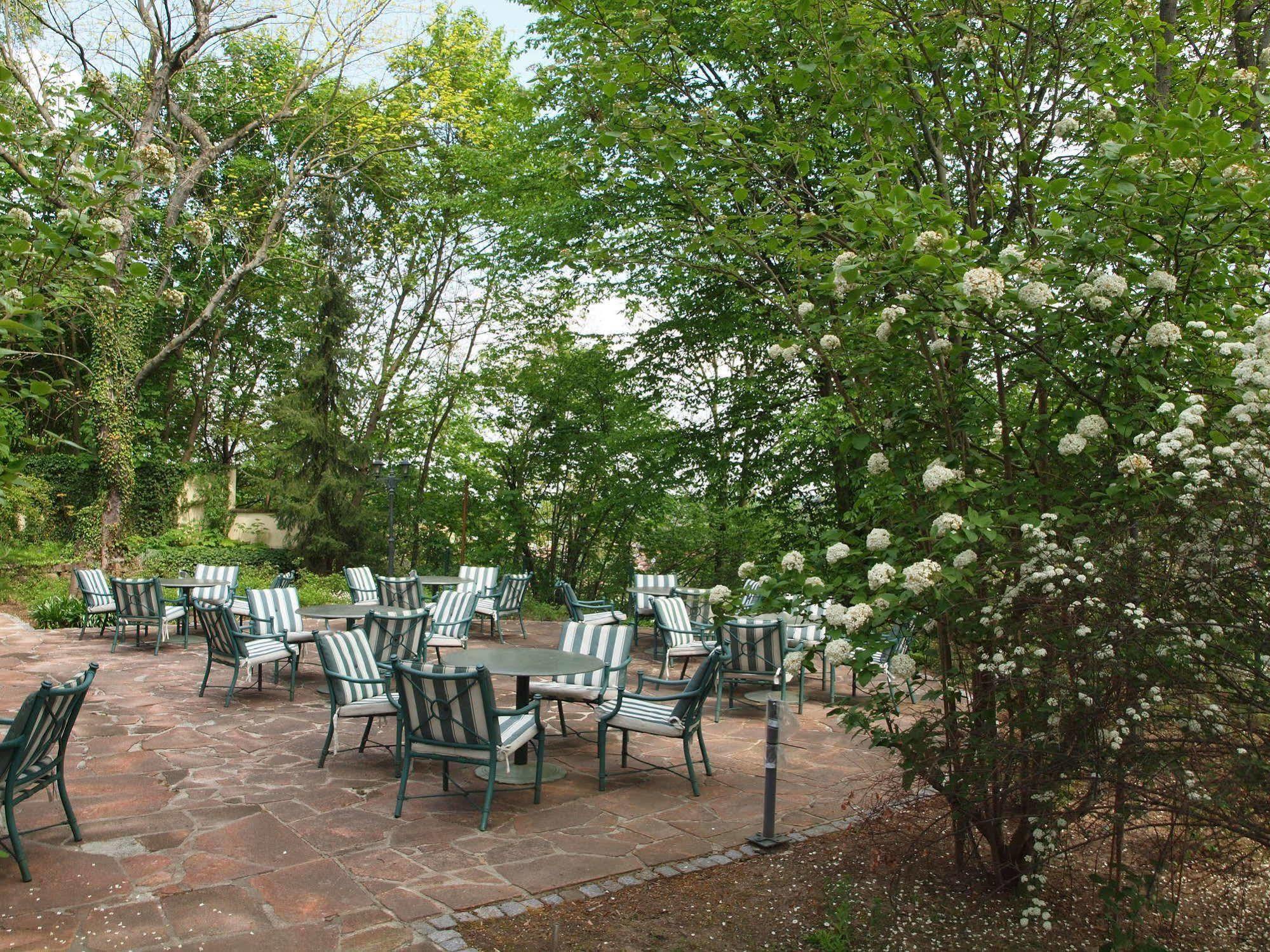 Hotel & Restaurant Bellevue Schmoelln Bagian luar foto