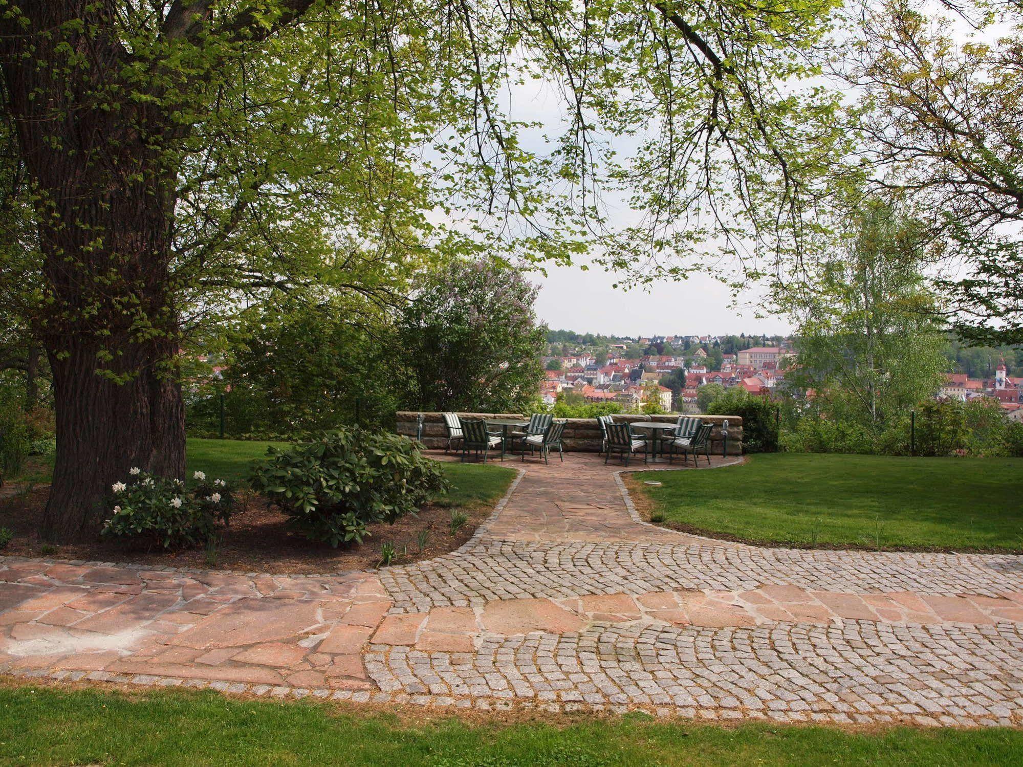 Hotel & Restaurant Bellevue Schmoelln Bagian luar foto