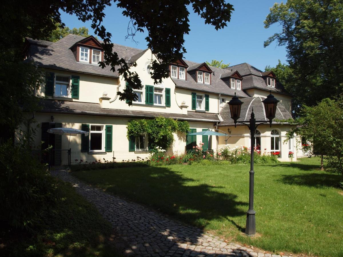 Hotel & Restaurant Bellevue Schmoelln Bagian luar foto