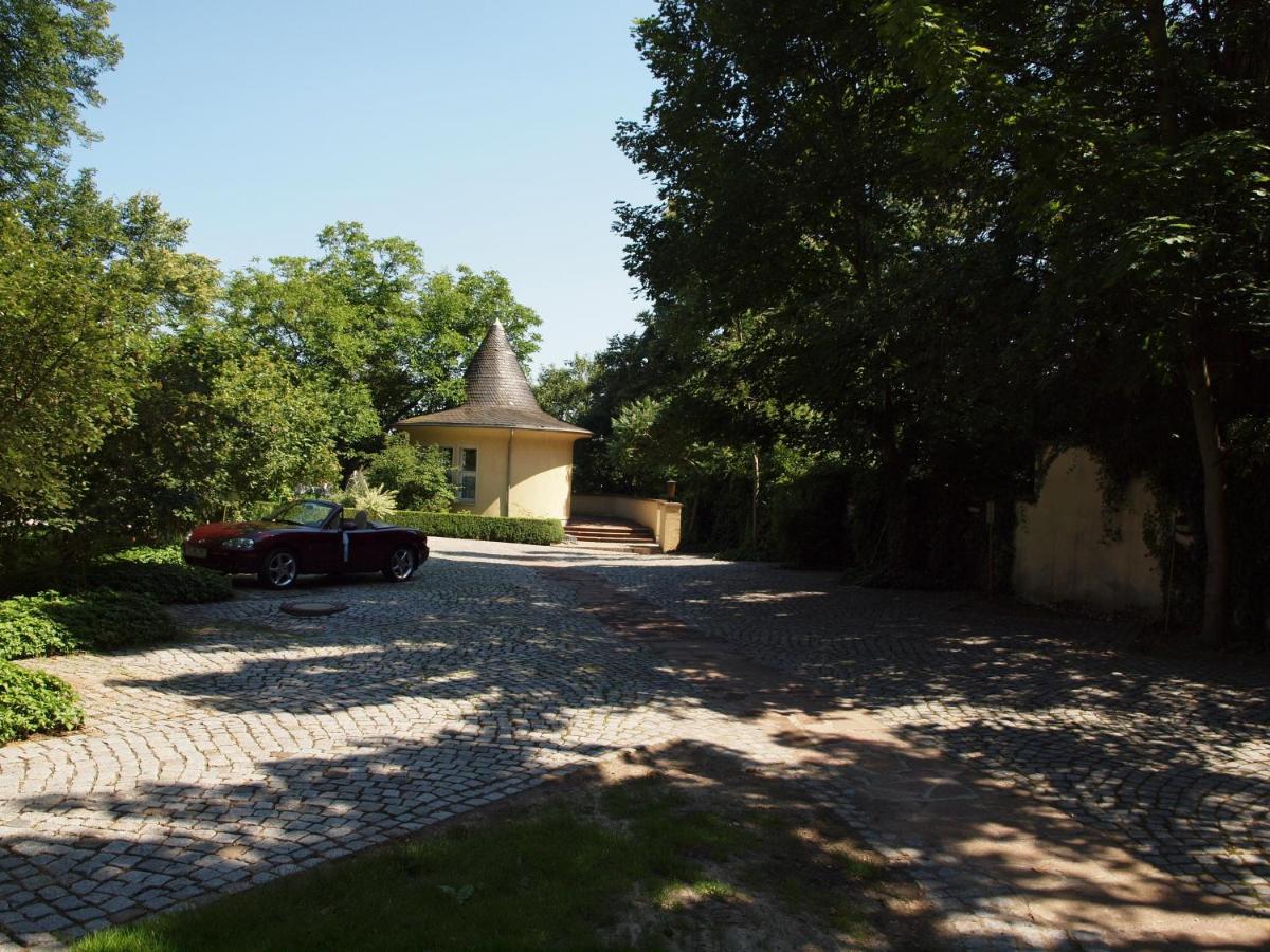 Hotel & Restaurant Bellevue Schmoelln Bagian luar foto